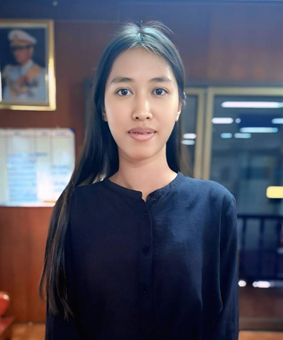 นางสาวกมลวรรณ ผามบุญ